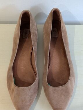 Frye Tan Suede Flats Pointed Toe Size 10